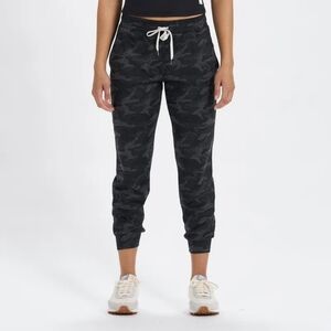 Vuori W Performance Jogger in Camo Black & Grey Women's Size XXS